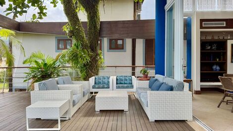 Casa disponible para alquilar a 50 metros de la playa de Baleia.