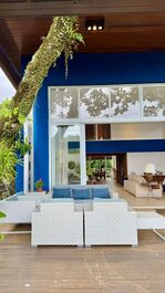 Casa disponible para alquilar a 50 metros de la playa de Baleia.