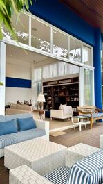 Casa disponible para alquilar a 50 metros de la playa de Baleia.