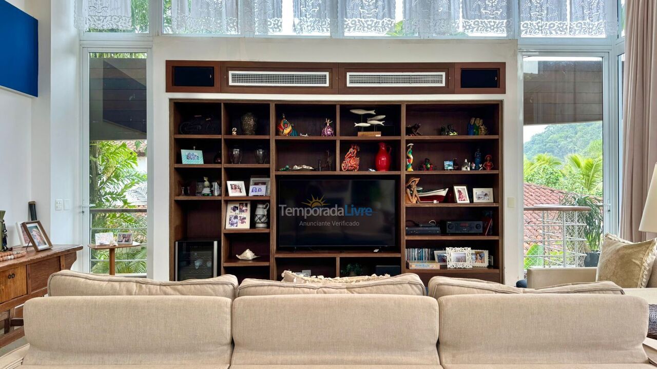 Casa para alquiler de vacaciones em São Sebastião (Praia da Baleia)