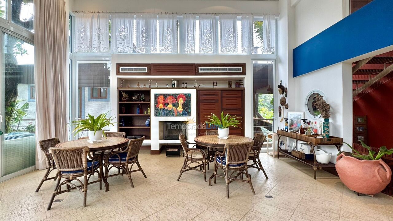 Casa para alquiler de vacaciones em São Sebastião (Praia da Baleia)