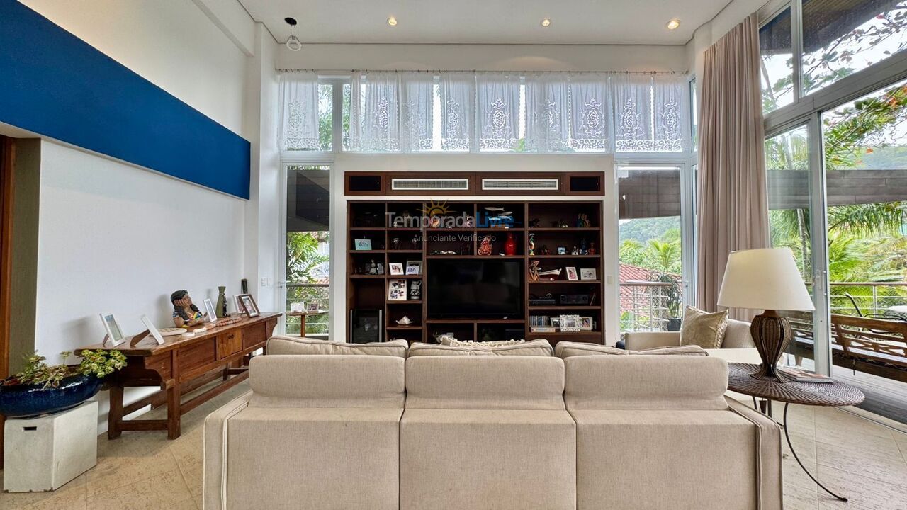 Casa para alquiler de vacaciones em São Sebastião (Praia da Baleia)