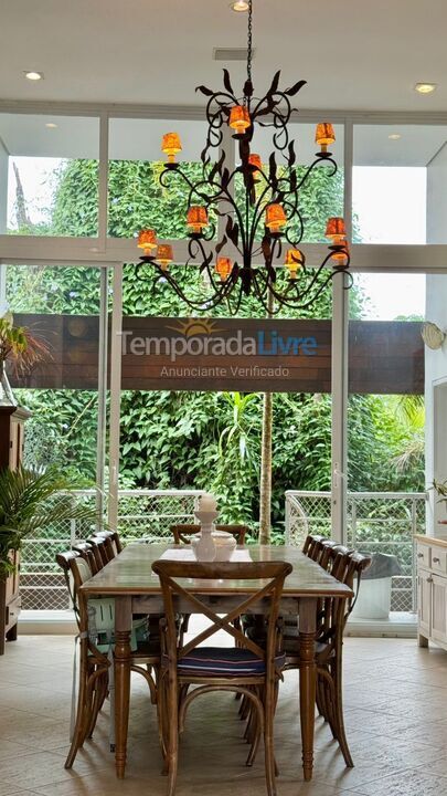 Casa para alquiler de vacaciones em São Sebastião (Praia da Baleia)