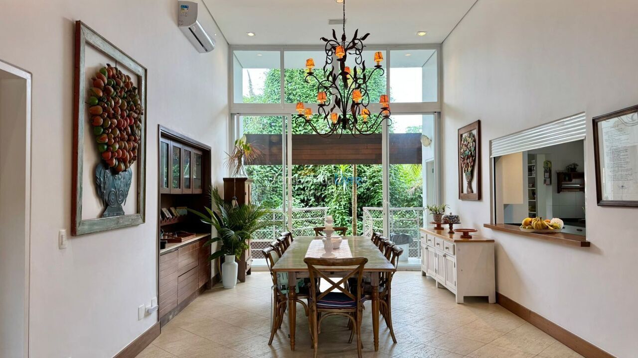 Casa para alquiler de vacaciones em São Sebastião (Praia da Baleia)