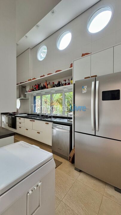 Casa para alquiler de vacaciones em São Sebastião (Praia da Baleia)