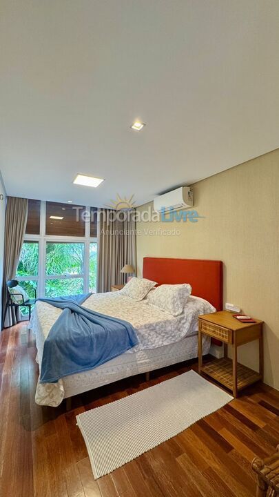 Casa para alquiler de vacaciones em São Sebastião (Praia da Baleia)