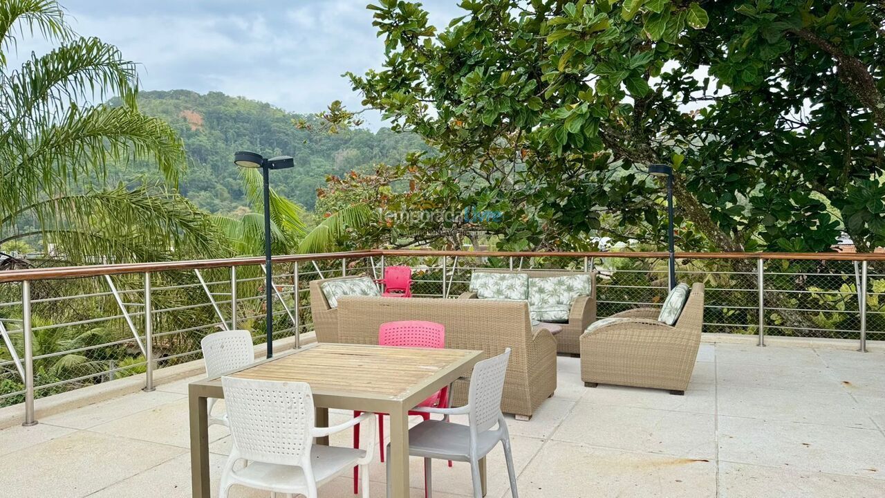 Casa para alquiler de vacaciones em São Sebastião (Praia da Baleia)