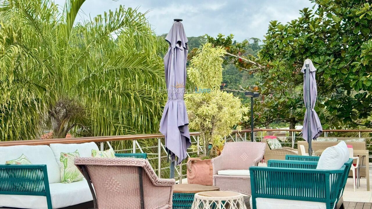 Casa para alquiler de vacaciones em São Sebastião (Praia da Baleia)