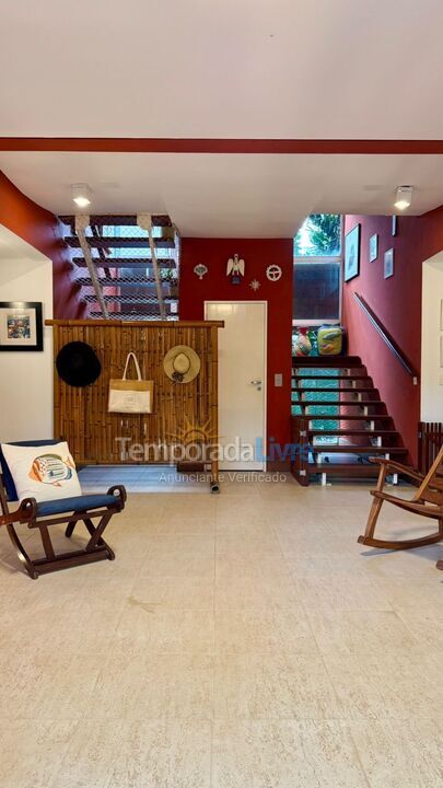Casa para alquiler de vacaciones em São Sebastião (Praia da Baleia)