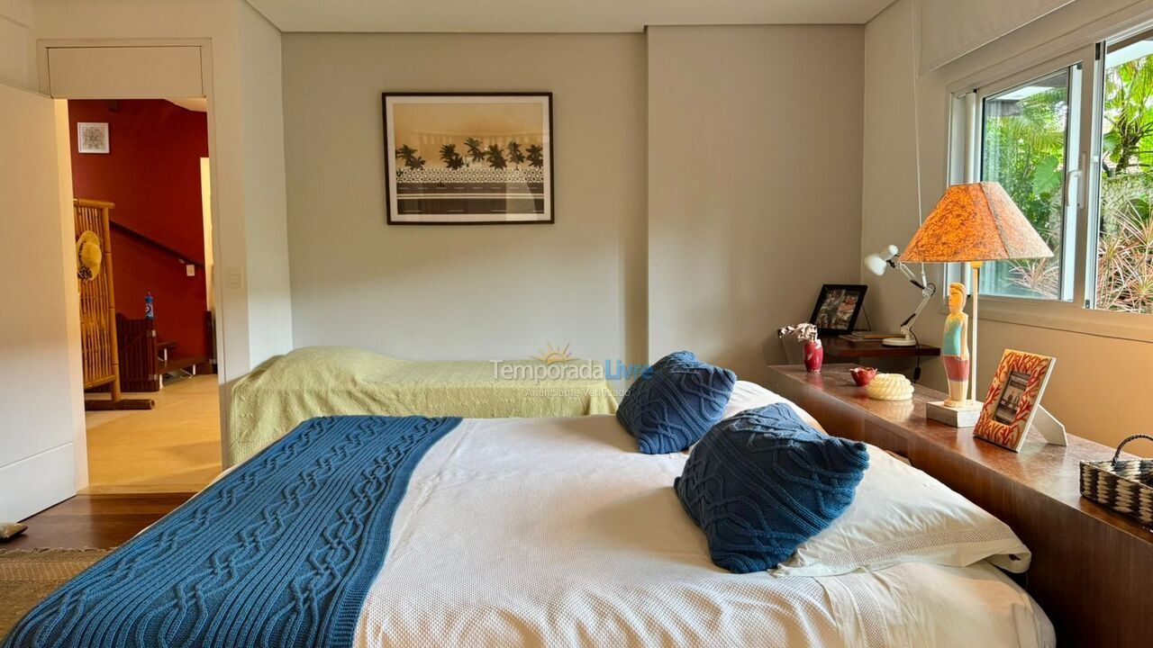 Casa para alquiler de vacaciones em São Sebastião (Praia da Baleia)