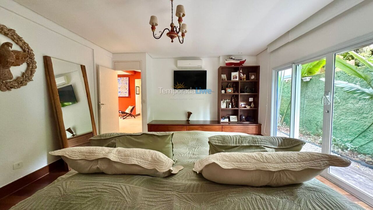 Casa para alquiler de vacaciones em São Sebastião (Praia da Baleia)