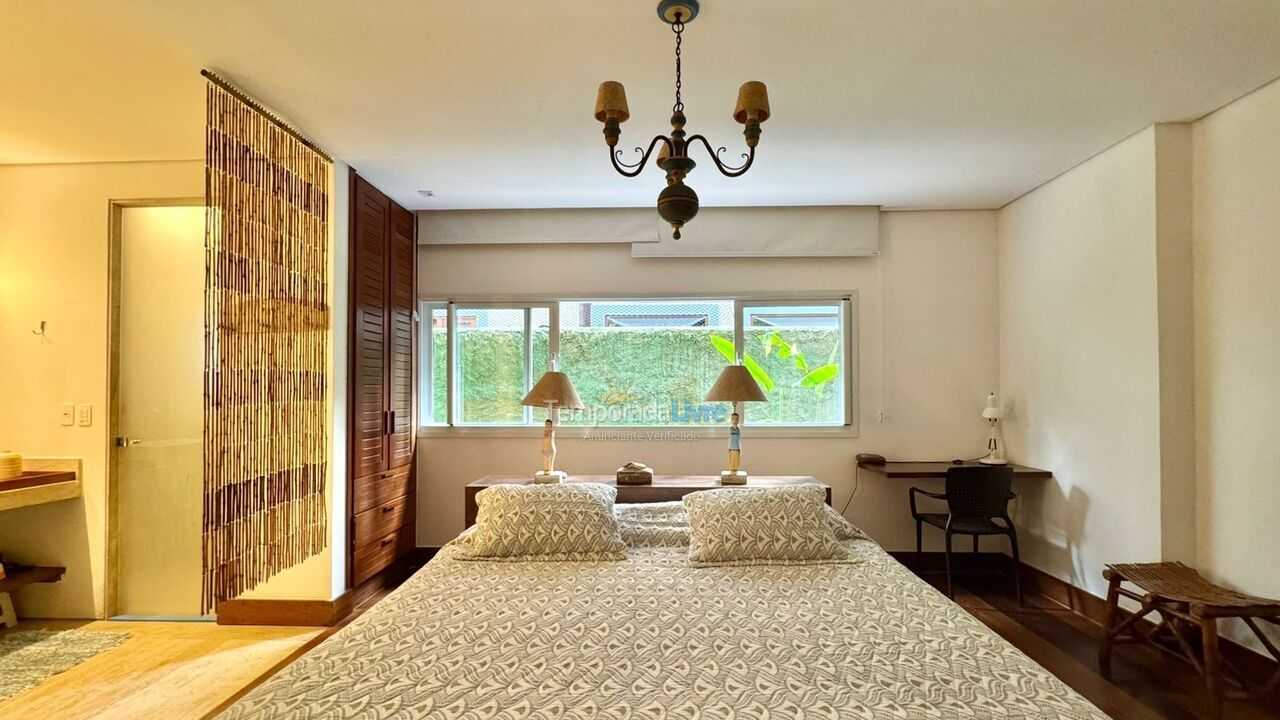 Casa para alquiler de vacaciones em São Sebastião (Praia da Baleia)