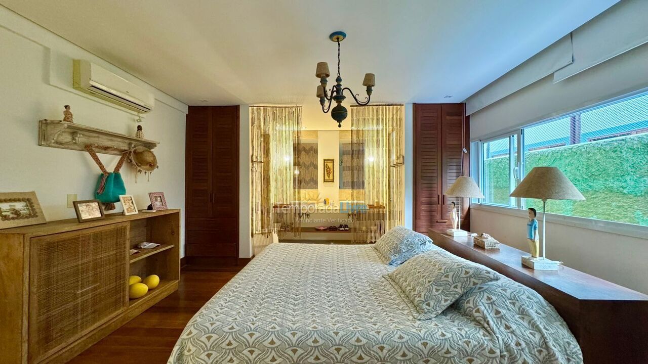 Casa para alquiler de vacaciones em São Sebastião (Praia da Baleia)