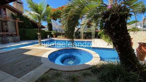 Casa exclusiva em Jurere, piscina e 7 quartos.