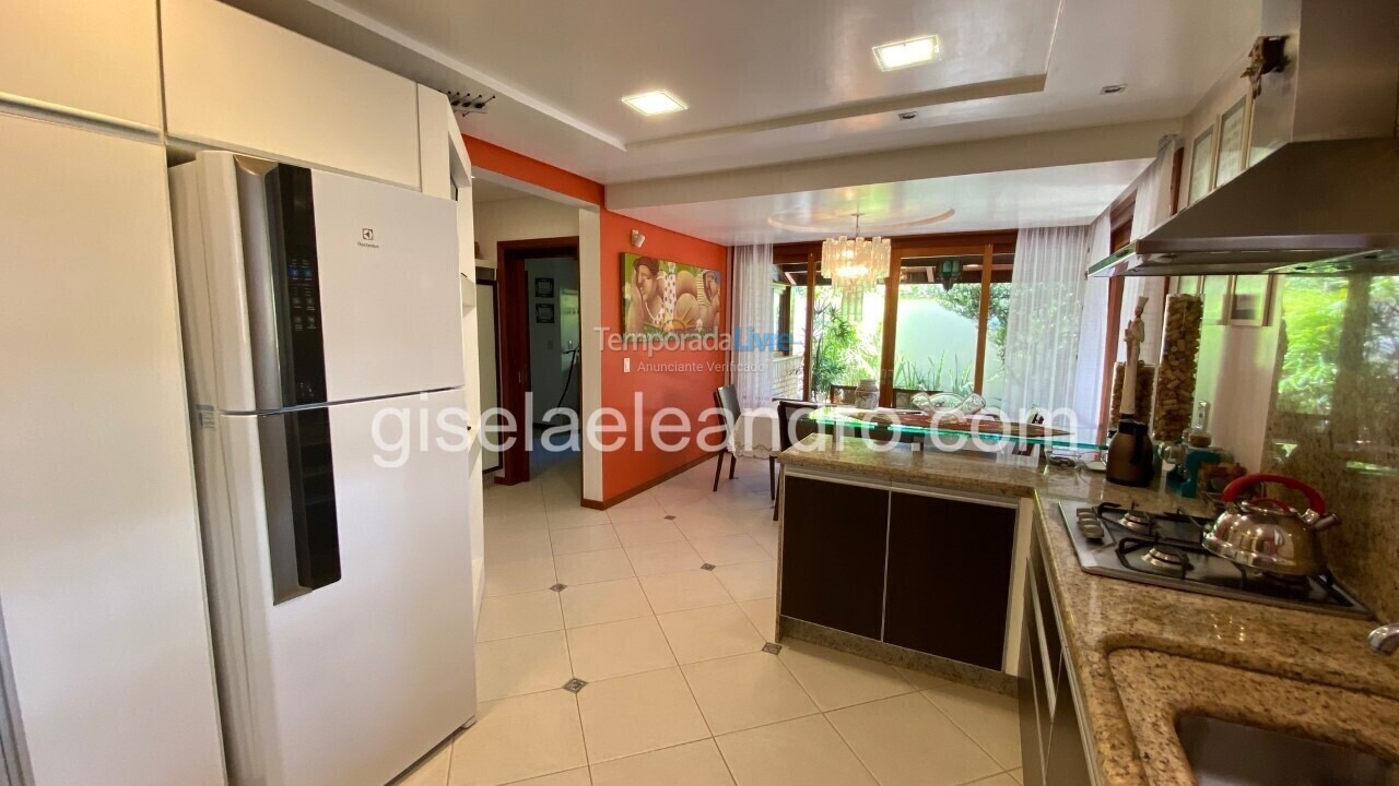 Casa para aluguel de temporada em Florianopolis (Jurerê Internacional)