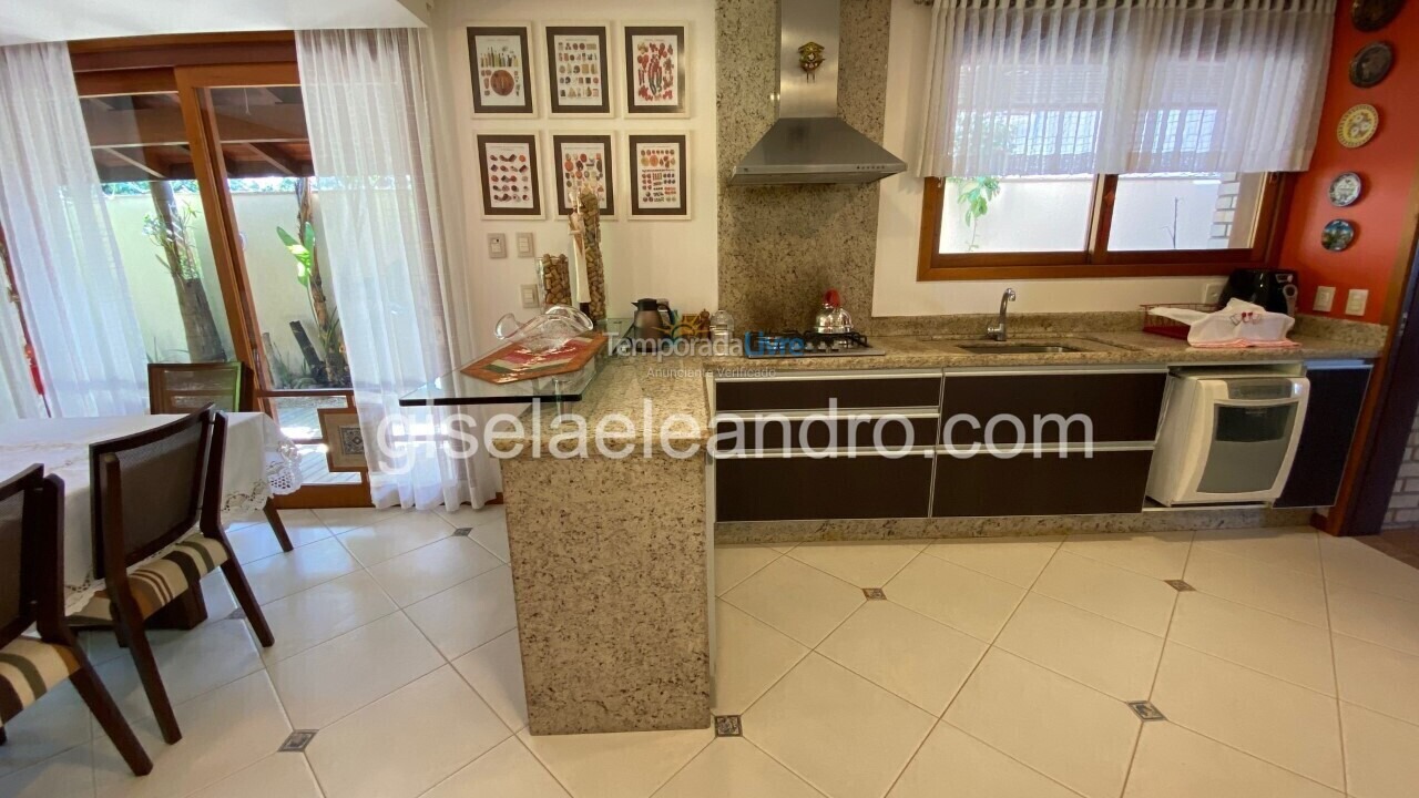 Casa para aluguel de temporada em Florianopolis (Jurerê Internacional)
