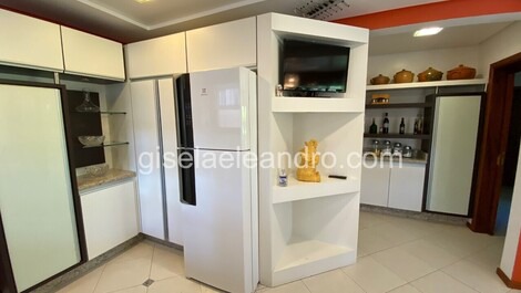 Casa exclusiva em Jurere, piscina e 7 quartos.