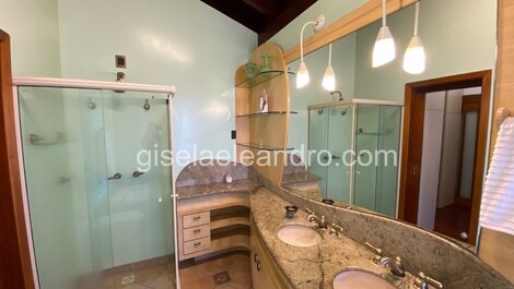 Casa exclusiva em Jurere, piscina e 7 quartos.