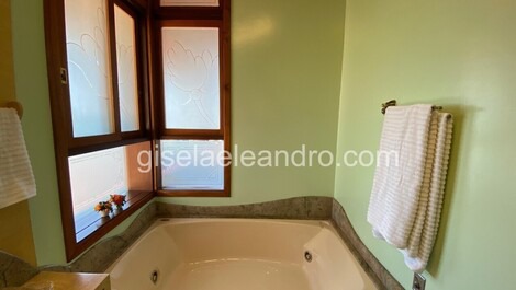 Casa exclusiva em Jurere, piscina e 7 quartos.