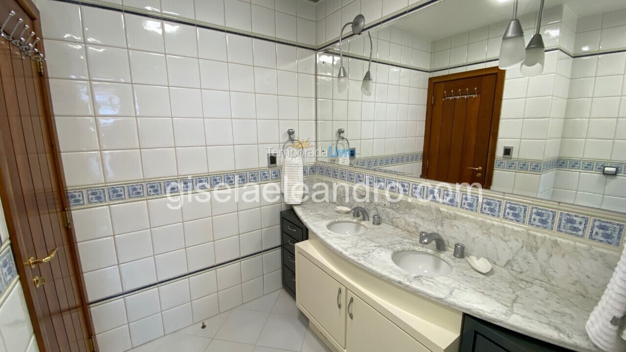 Casa para aluguel de temporada em Florianopolis (Jurerê Internacional)