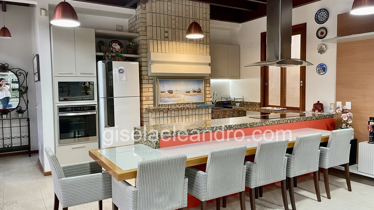 Casa para aluguel de temporada em Florianopolis (Jurerê Internacional)