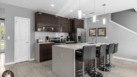 House near Disney with 4 bedrooms.