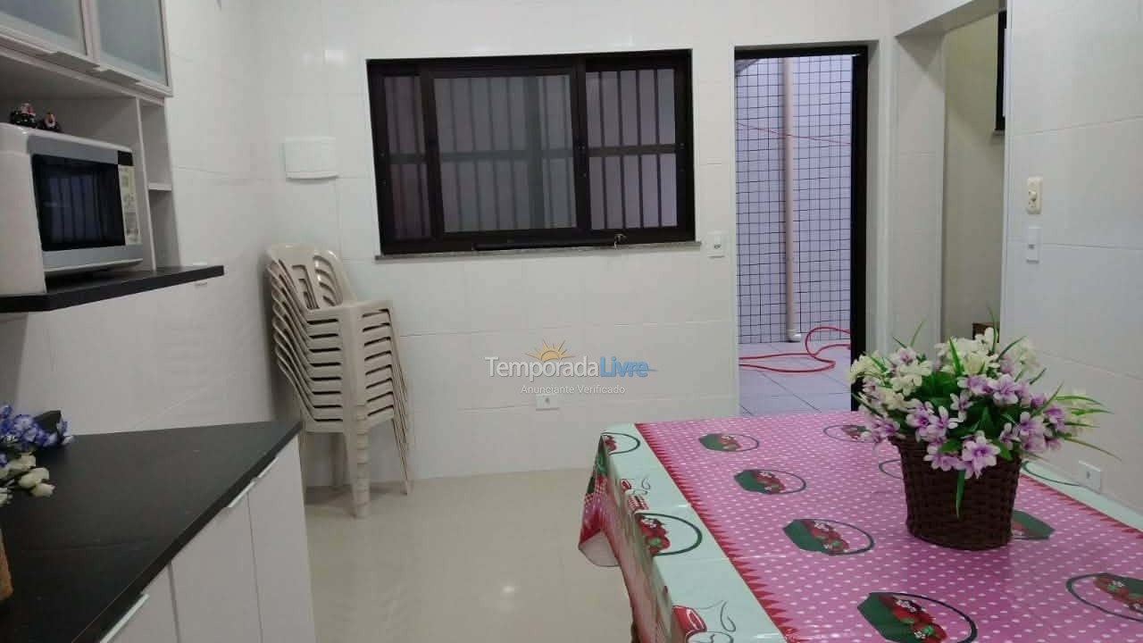 Casa para aluguel de temporada em Praia Grande (Praia do Caiçara)