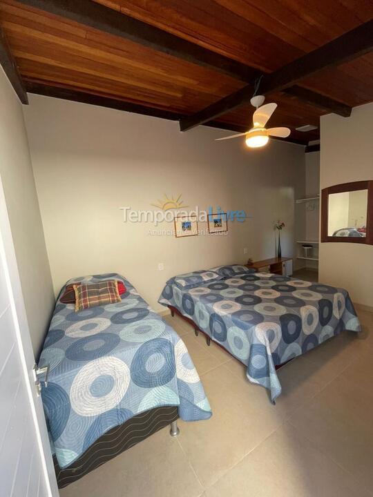 Casa para aluguel de temporada em Camaçari (Praia de Guarajuba)