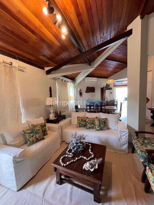 Casa para aluguel de temporada em Camaçari (Praia de Guarajuba)