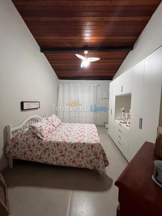 Casa para aluguel de temporada em Camaçari (Praia de Guarajuba)