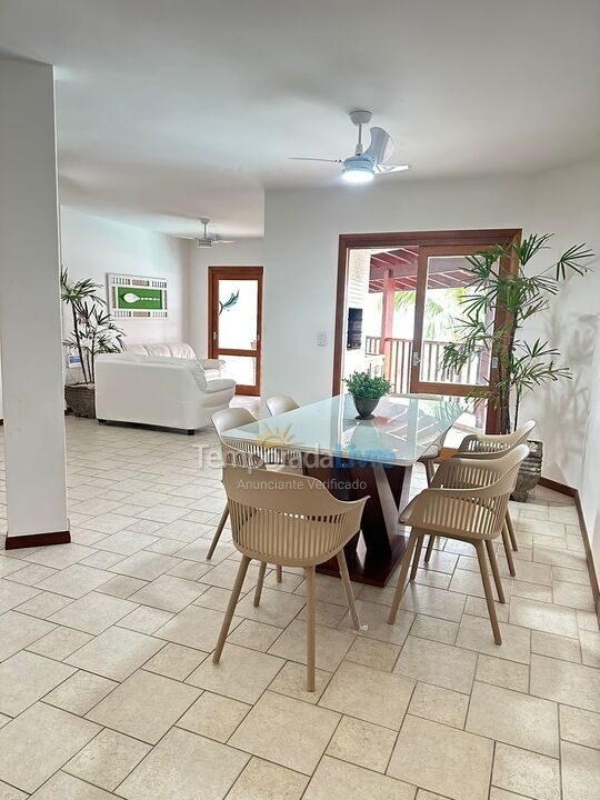 Apartamento para aluguel de temporada em Ubatuba (Praia Grande)