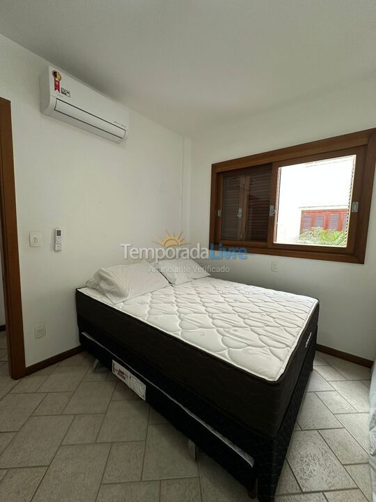 Apartamento para aluguel de temporada em Ubatuba (Praia Grande)