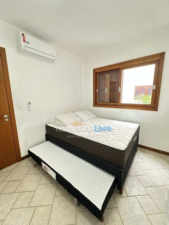 Apartamento para aluguel de temporada em Ubatuba (Praia Grande)