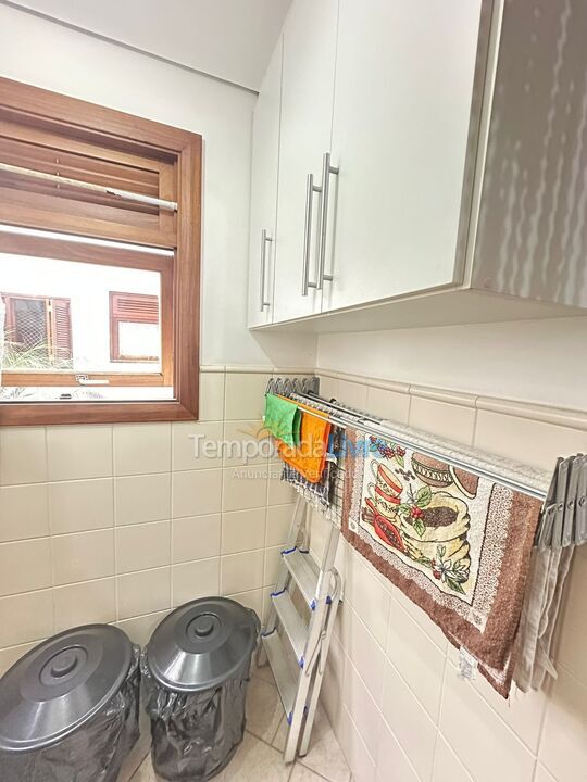 Apartamento para aluguel de temporada em Ubatuba (Praia Grande)