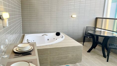 Flat No Caribessa com banheira no terraço –Miramar