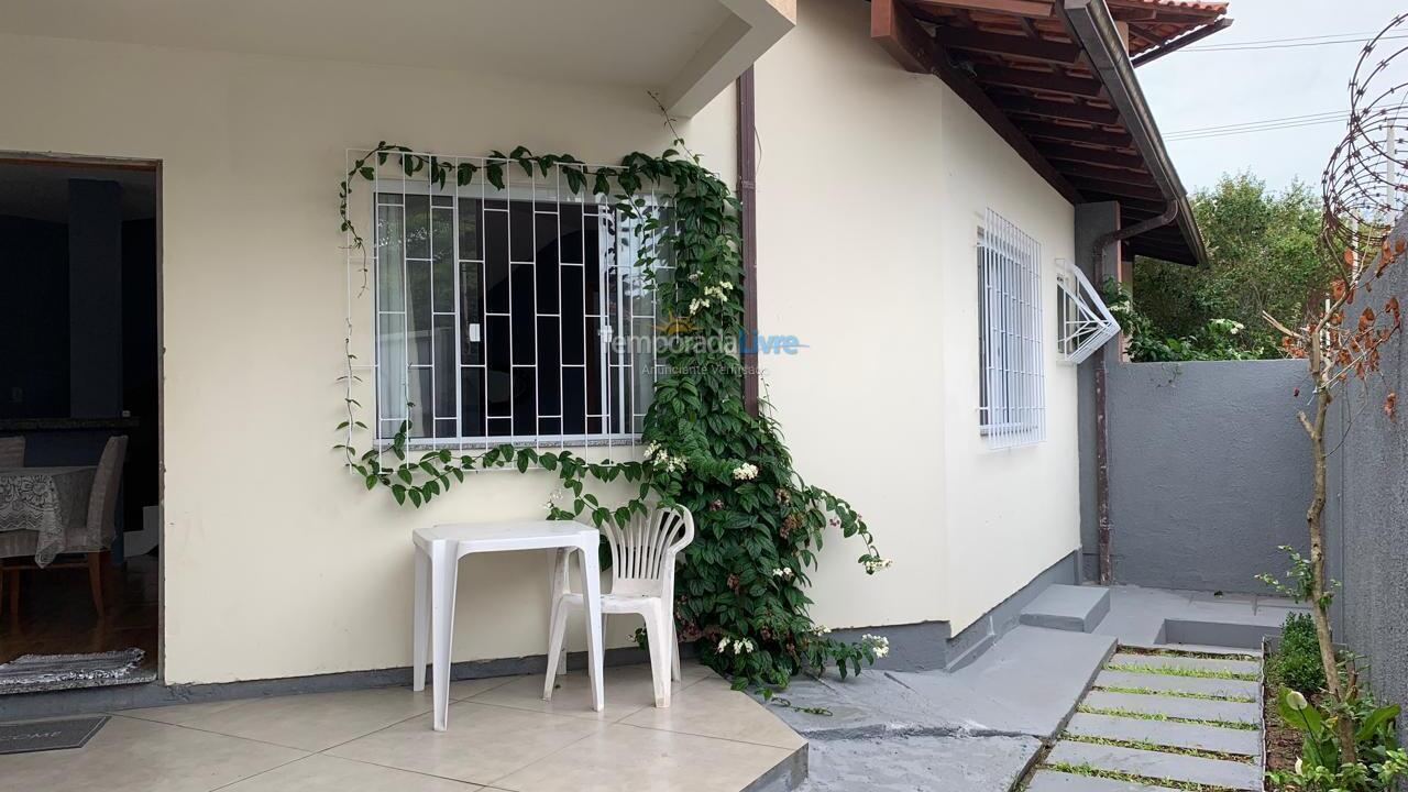 Casa para aluguel de temporada em Florianopolis (Praia dos Ingleses)