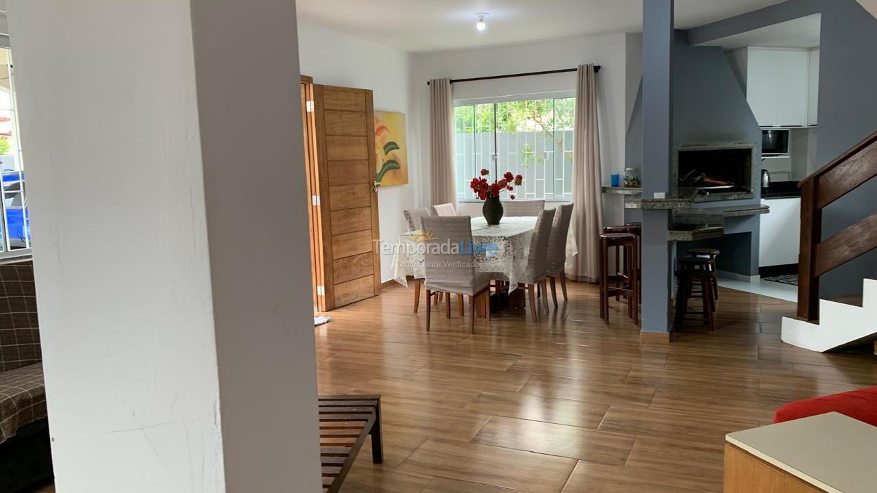 Casa para aluguel de temporada em Florianopolis (Praia dos Ingleses)