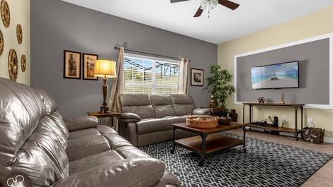 5-bedroom house in Storey Lake