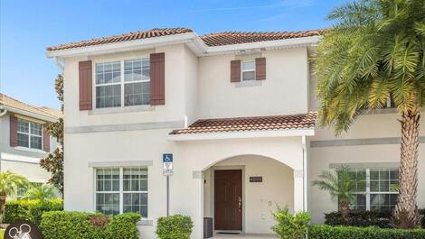 5-bedroom house in Storey Lake