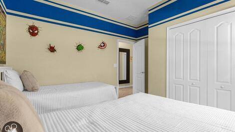 5-bedroom house in Storey Lake