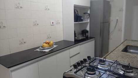 Cozinha com micro-ondas, geladeira, fogão, sanduicheira, garrafa termica  novos.