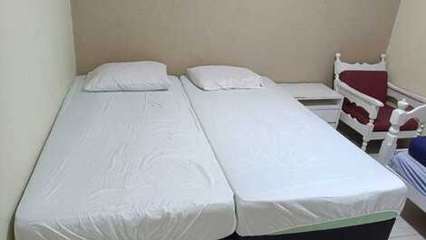 NEW AVAILABLE / 4 suites with air / pool / BBQ / 20 m from the beach