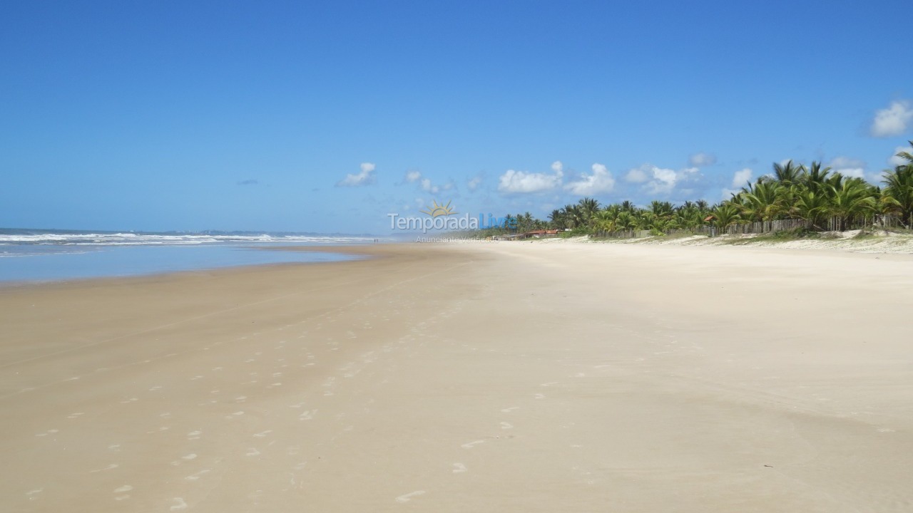Casa para aluguel de temporada em Ilhéus (Condomínio Joia do Atlântico)
