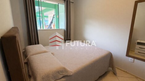 Casa com Piscina em Bombas