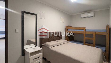 Casa com Piscina em Bombas