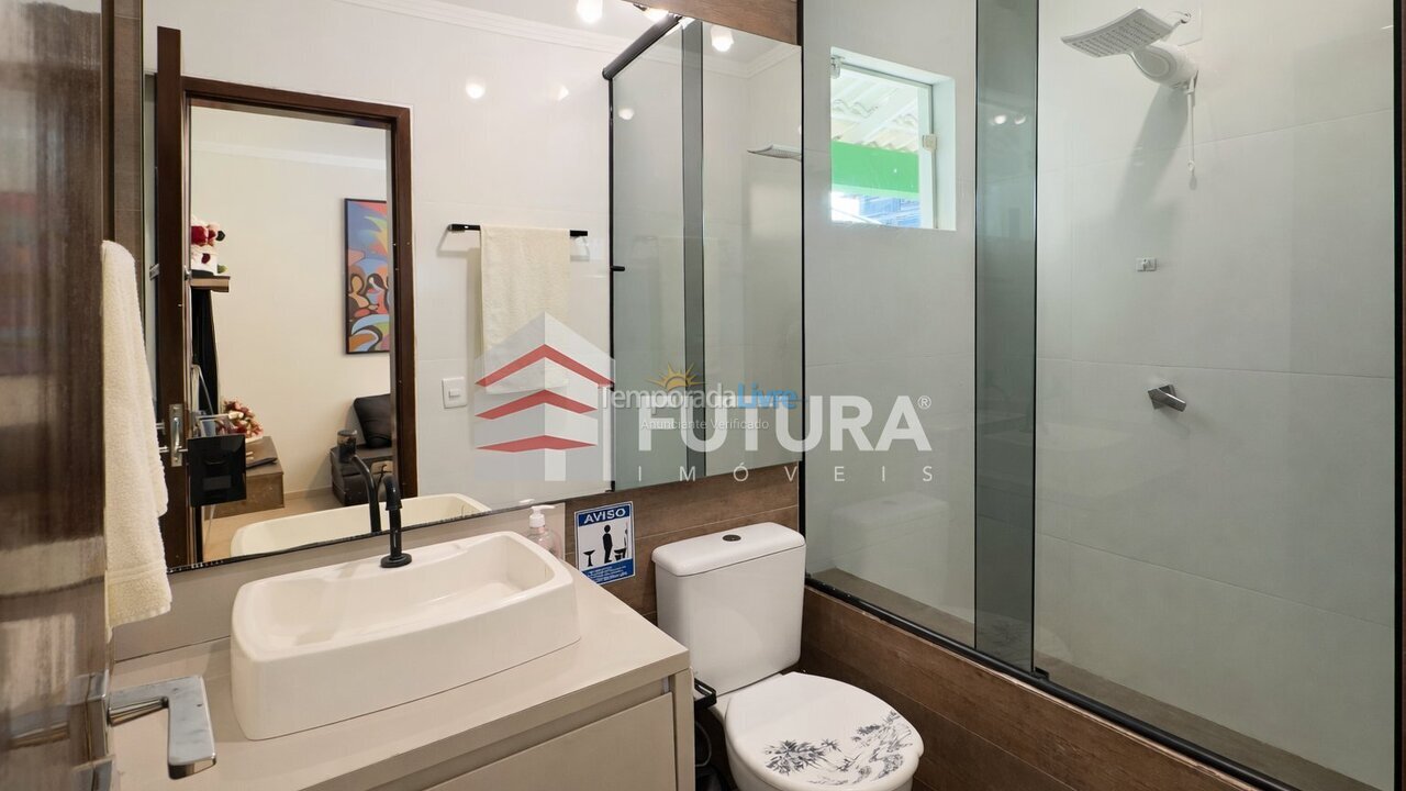 Casa para aluguel de temporada em Bombinhas (Praia de Bombas)