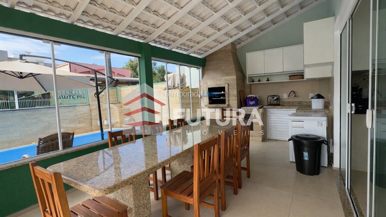 Casa para aluguel de temporada em Bombinhas (Praia de Bombas)