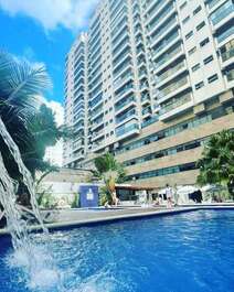 Apart-hotel, 2 bedrooms, swimming pool, leisure facilities, one block from the sea.