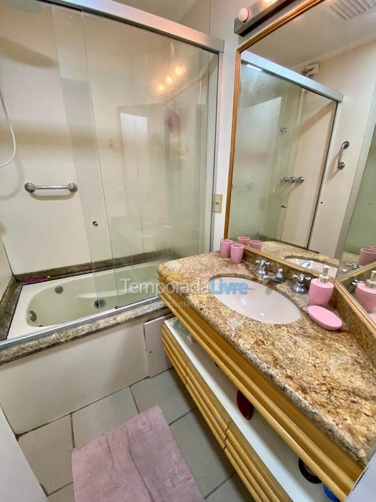 Apartment for vacation rental in Guarujá (Pitangueiras)