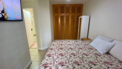 Apart-hotel, 2 bedrooms, swimming pool, leisure facilities, one block from the sea.